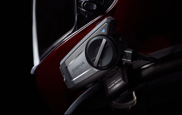 Мотогарнитура Sena 50C Harman Kardon c экшенкамерой