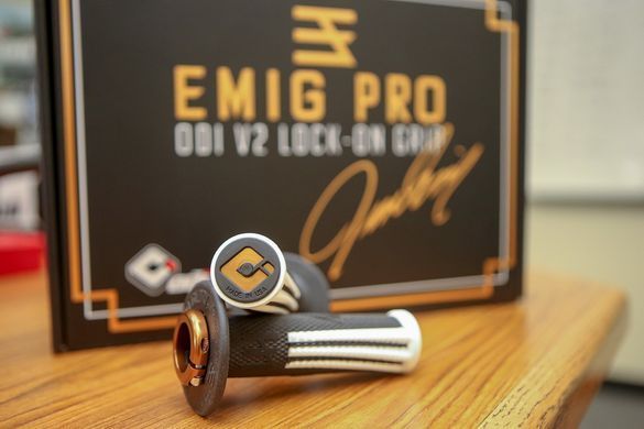 Мото Гріпси ODI EMIG PRO MX V2 Lock-On Grip - BLACKOU